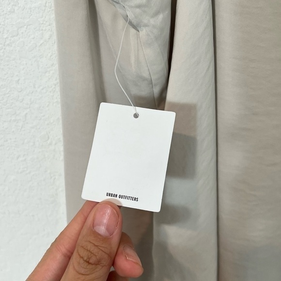 URBAN OUTFITTERS IVORY LARGE WOMEN ADJUSTABLE TANK TOP BRAND NEW - Picture 8 of 8